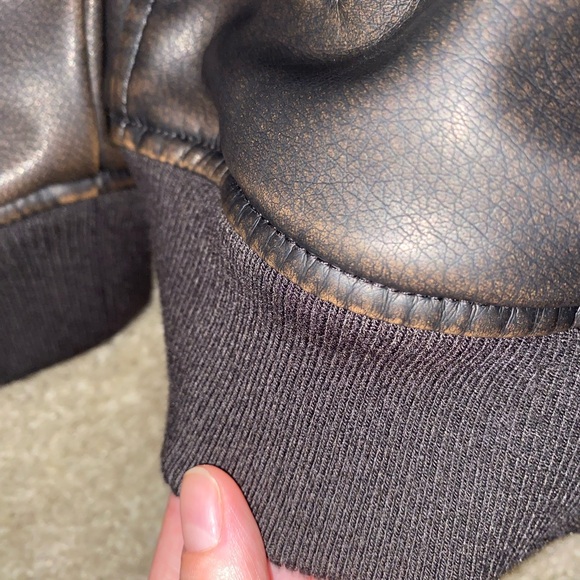 Authentic Brand New Mens Levi’s Brown Leather Jacket with Sherpa Lining size XL - Picture 8 of 14